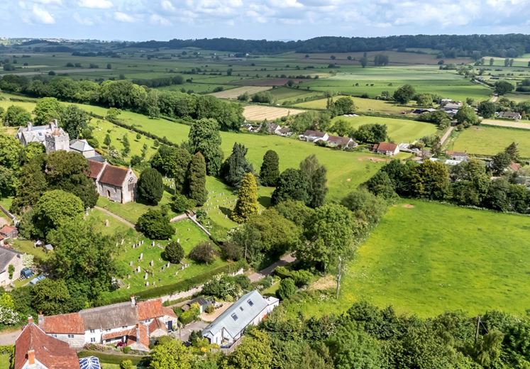 7 bedroom house, School Lane, Compton Dundon TA11 - Available