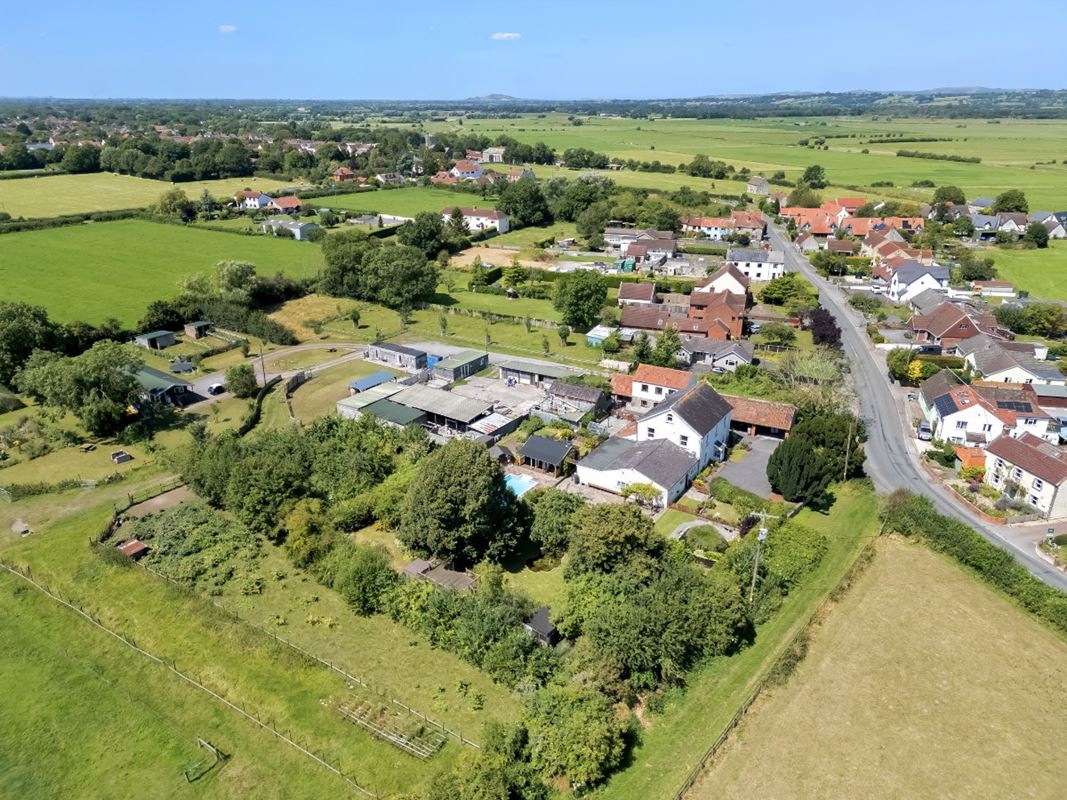 6 bedroom house, Glastonbury Road, Meare BA6 - Available