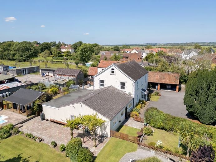 6 bedroom house, Glastonbury Road, Meare BA6 - Available
