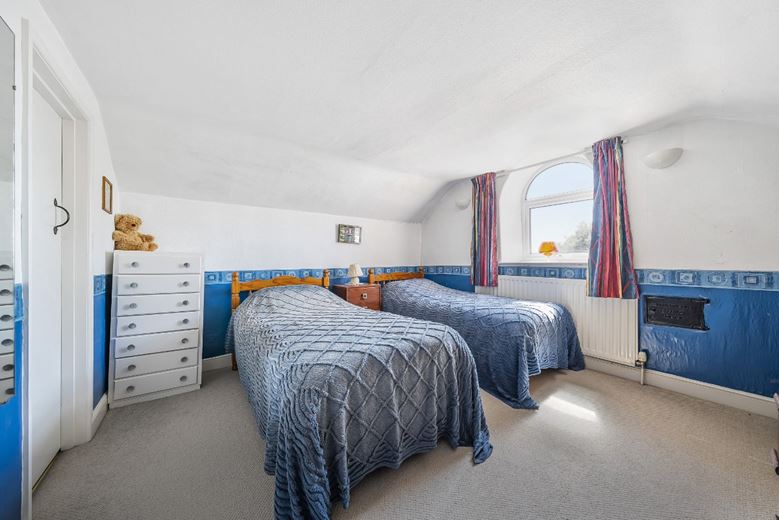 6 bedroom house, Glastonbury Road, Meare BA6 - Available