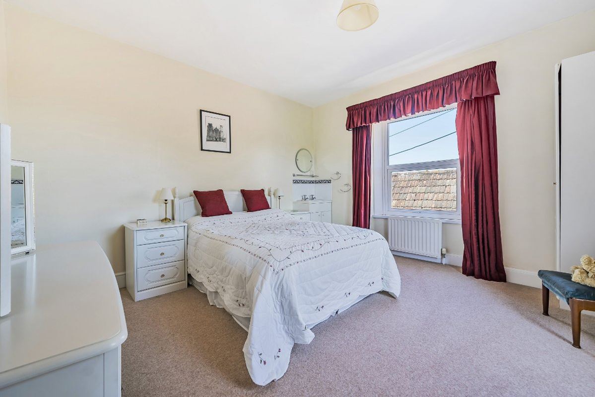 6 bedroom house, Glastonbury Road, Meare BA6 - Available