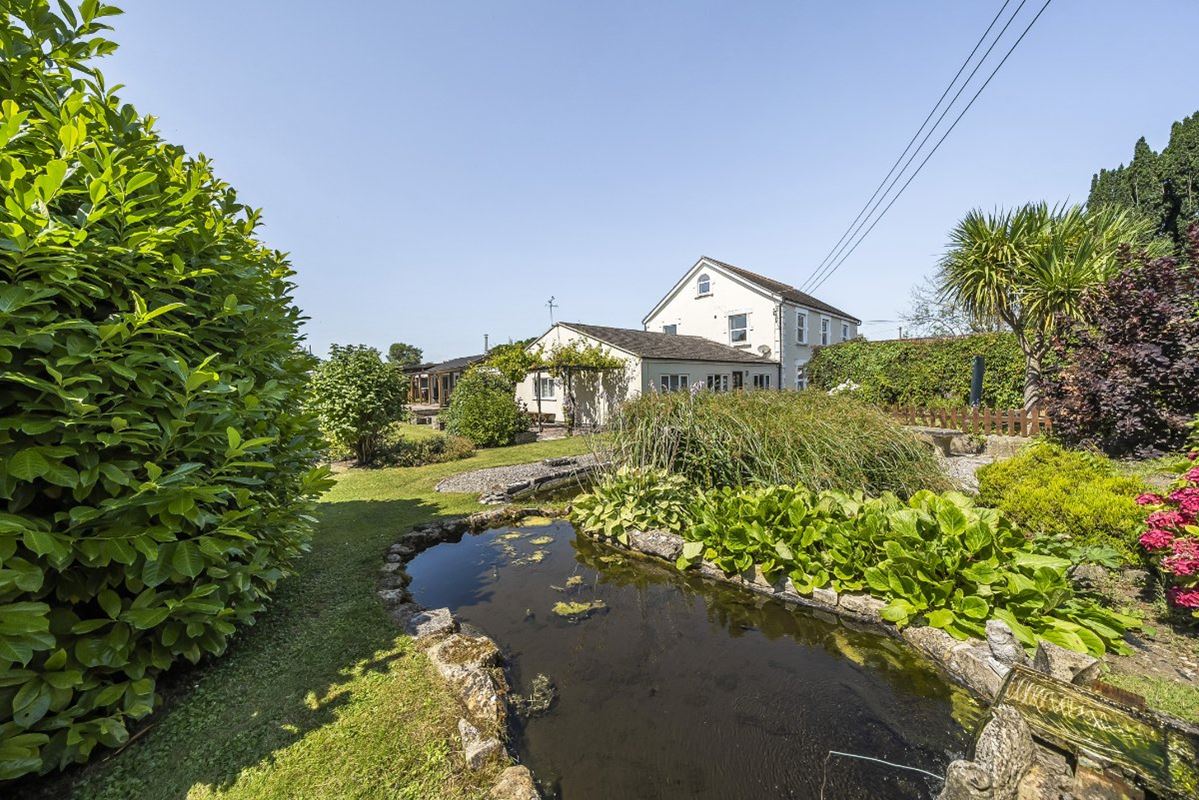 6 bedroom house, Glastonbury Road, Meare BA6 - Available