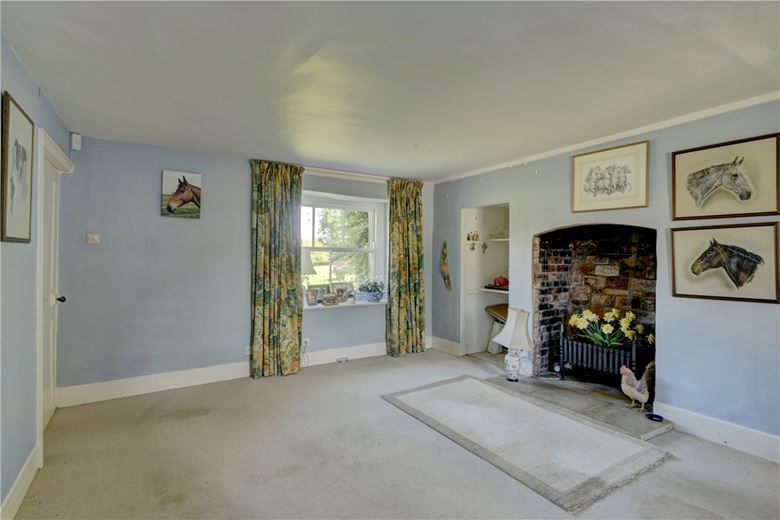  bedroom house, Moorside, Sturminster Newton DT10 - Available