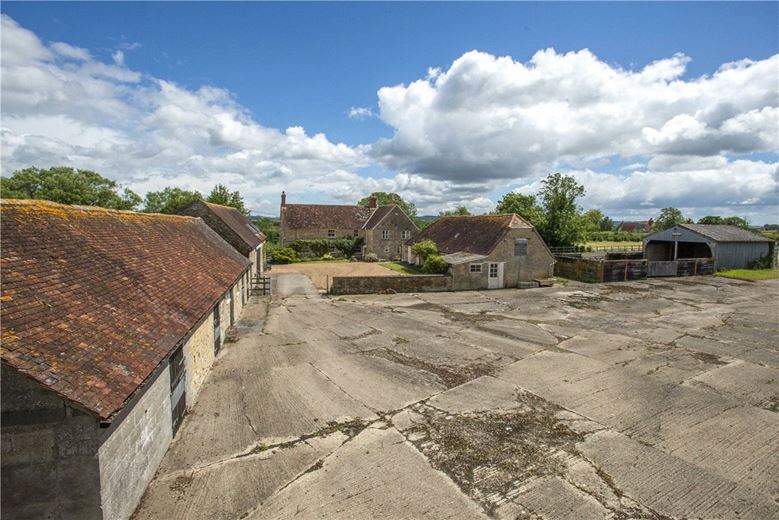  bedroom house, Moorside, Sturminster Newton DT10 - Available