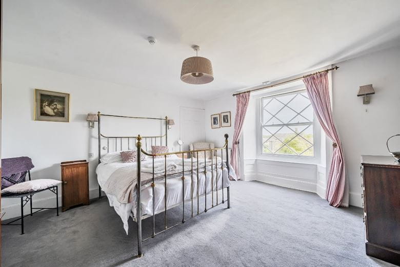 8 bedroom house, High Street, Swanage BH19 - Available