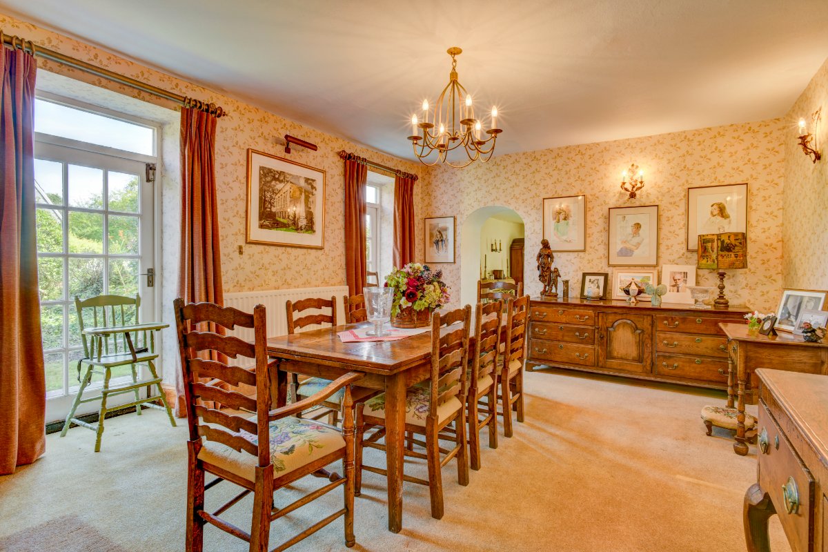 5 bedroom house, Lot 1: Manor Farm, Alhampton BA4 - Sold