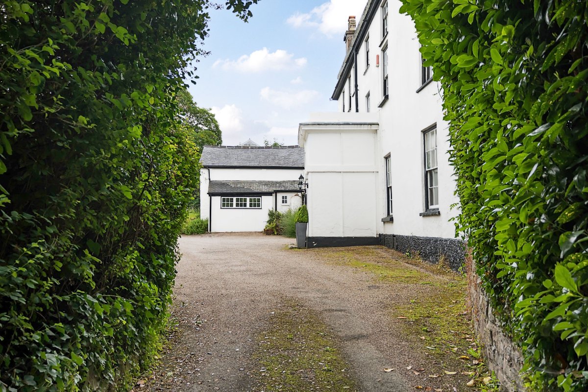 14 bedroom house, Landkey Road, Barnstaple EX32 - Available