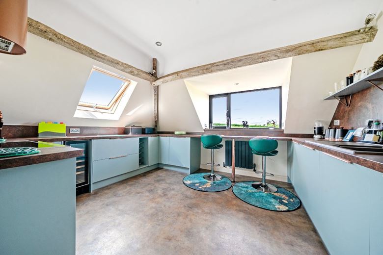 9 bedroom house, St. Weonards, Hereford HR2 - Available