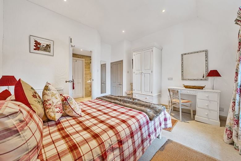 5 bedroom house, Lender Lane, Mullion TR12 - Available