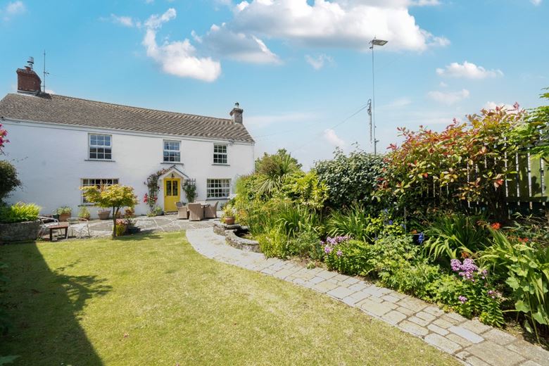 5 bedroom house, Lender Lane, Mullion TR12 - Available