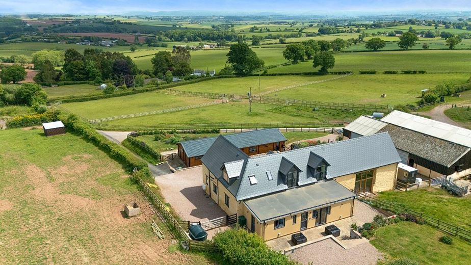 7 bedroom house, St. Weonards, Hereford HR2 - Available