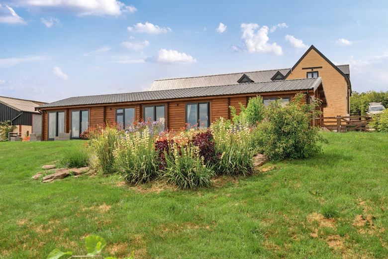 7 bedroom house, St. Weonards, Hereford HR2 - Available