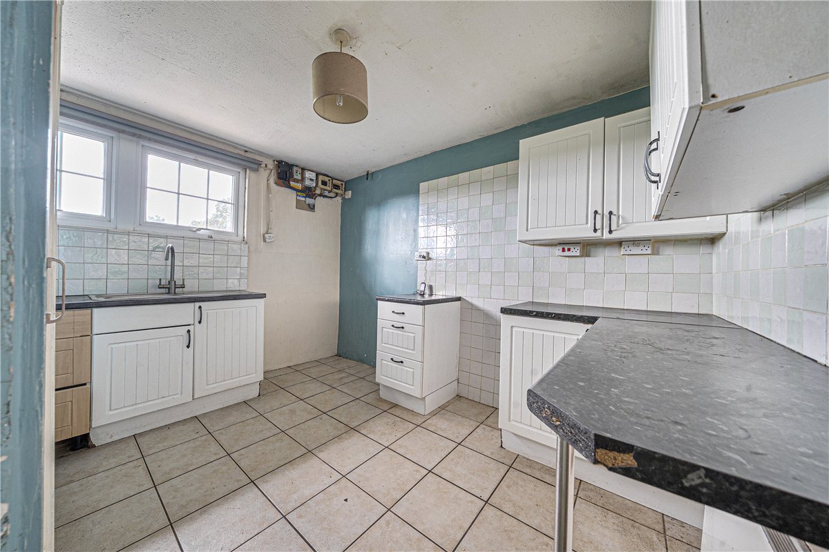  bedroom house, Thornfalcon, Taunton TA3 - Available