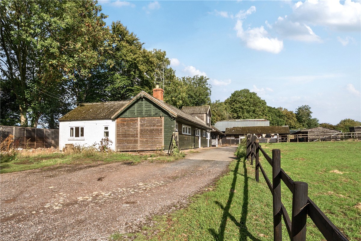  bedroom house, Thornfalcon, Taunton TA3 - Available