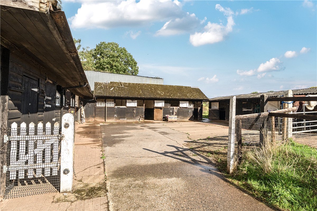 bedroom house, Thornfalcon, Taunton TA3 - Available