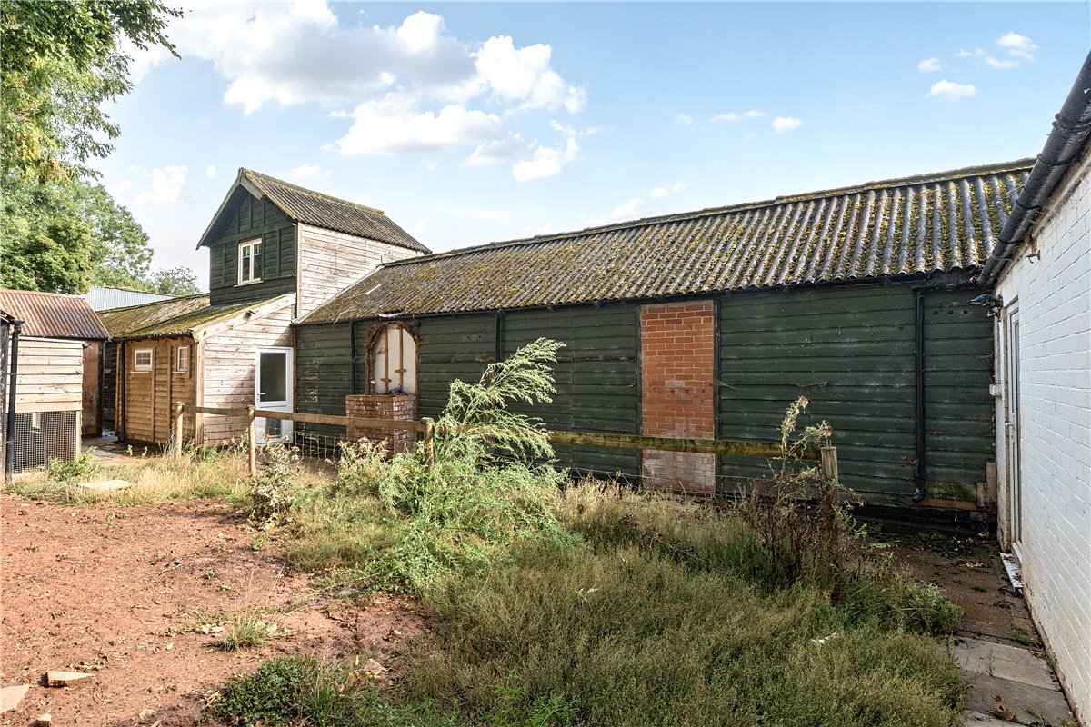  bedroom house, Thornfalcon, Taunton TA3 - Available