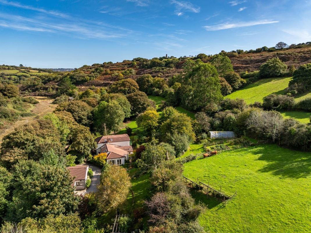 3.2 acres Farm, Hale Mills, Twelveheads TR4 - Available