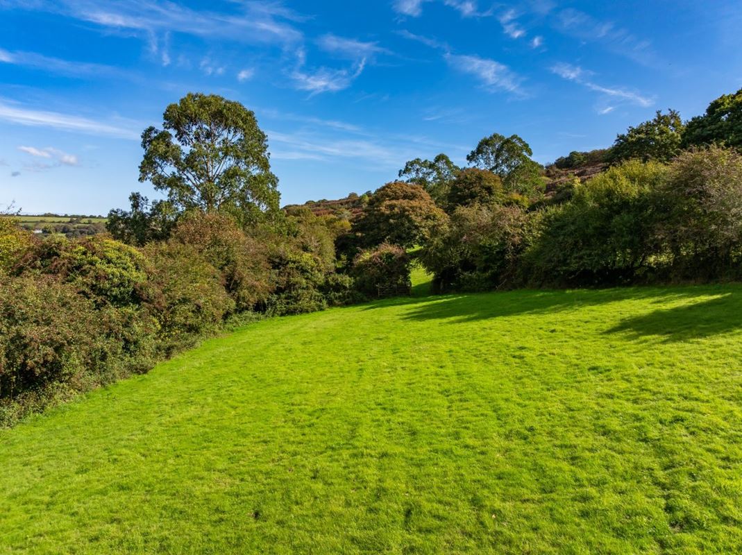 3.2 acres Farm, Hale Mills, Twelveheads TR4 - Available