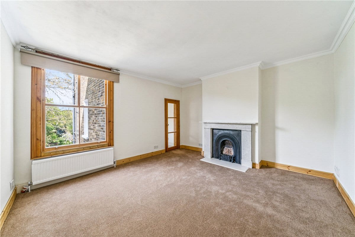 1 bedroom flat, Brodrick Road, London SW17 - Available