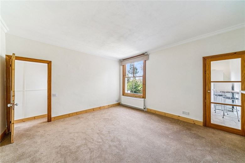1 bedroom flat, Brodrick Road, London SW17 - Available