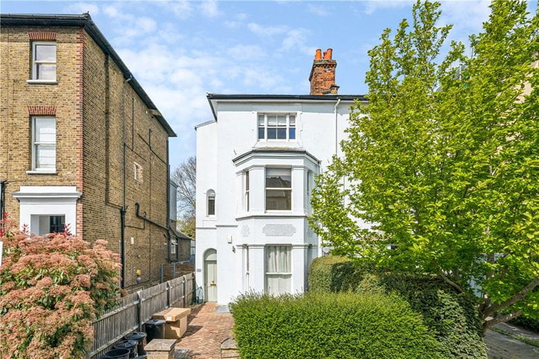 1 bedroom flat, Brodrick Road, London SW17 - Available