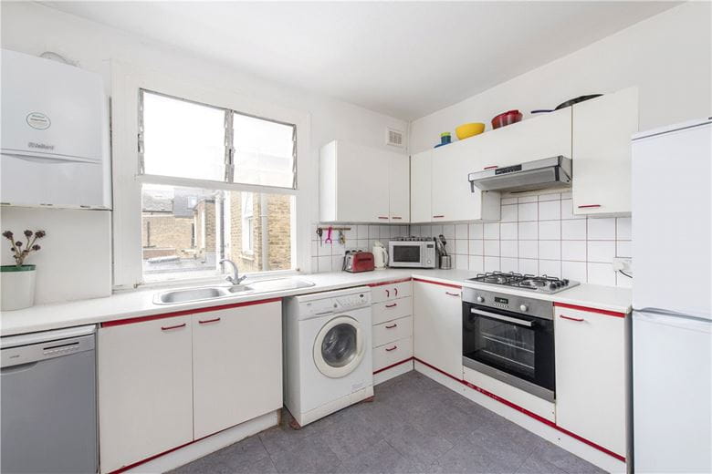 3 bedroom maisonette, Loubet Street, London SW17 - Available