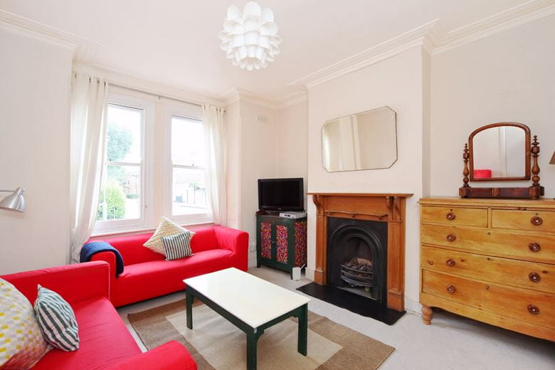 2 bedroom flat, Tennyson Street, London SW8