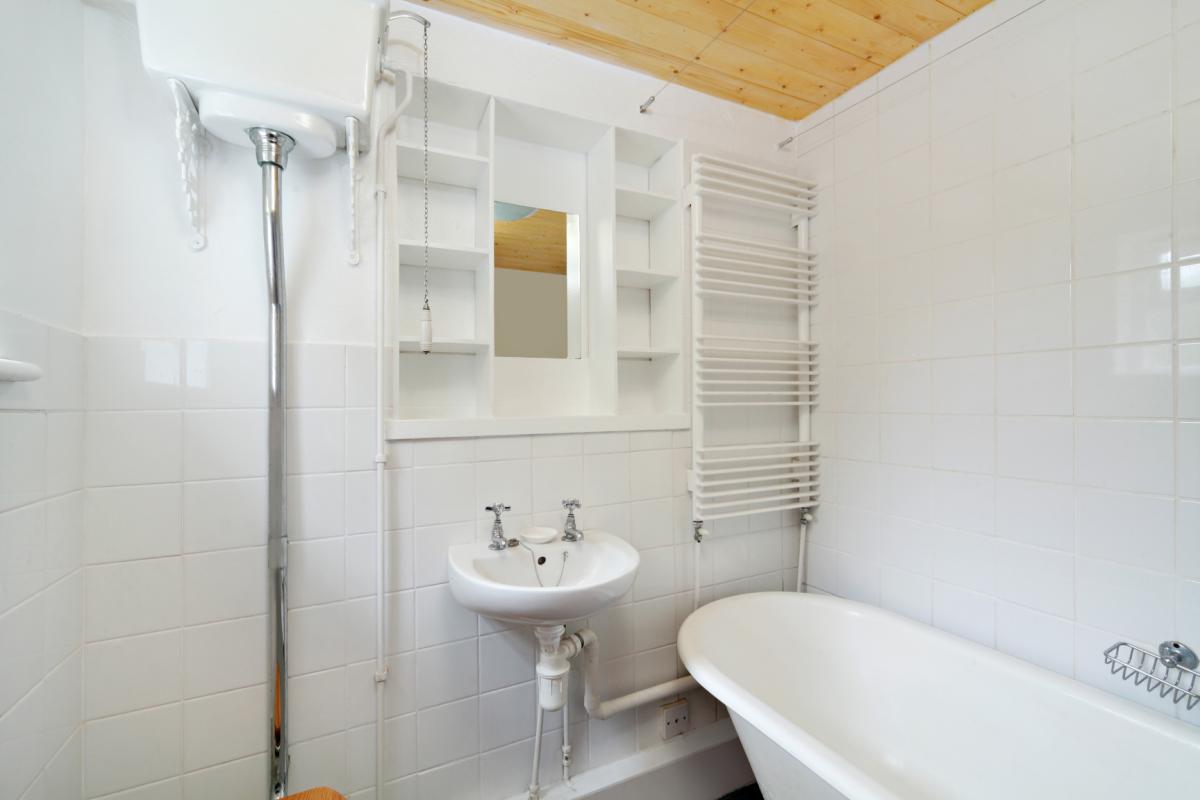 1 bedroom flat, Cabul Road, London SW11