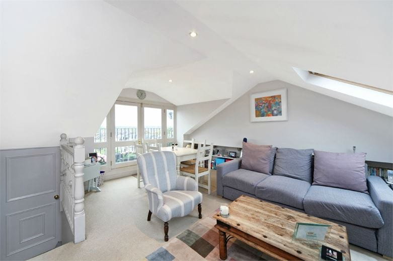 2 bedroom flat, Trinity Road, London SW17