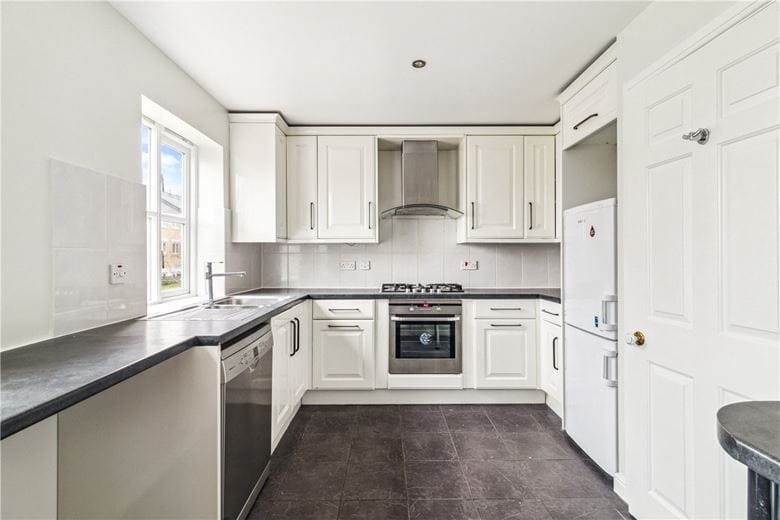 3 bedroom house, Bevin Square, London SW17 - Let Agreed