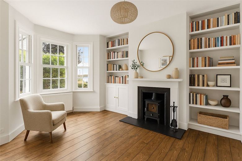 2 bedroom house, Beechcroft Road, London SW17