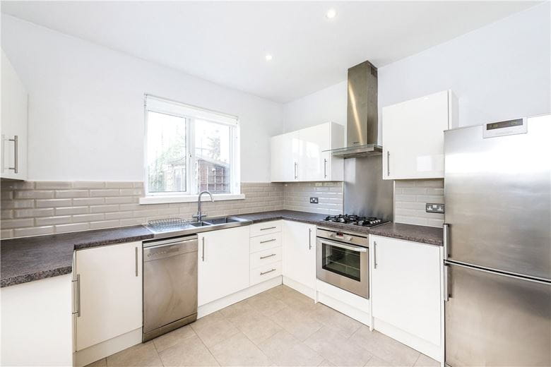 3 bedroom house, Brudenell Road, London SW17 - Available