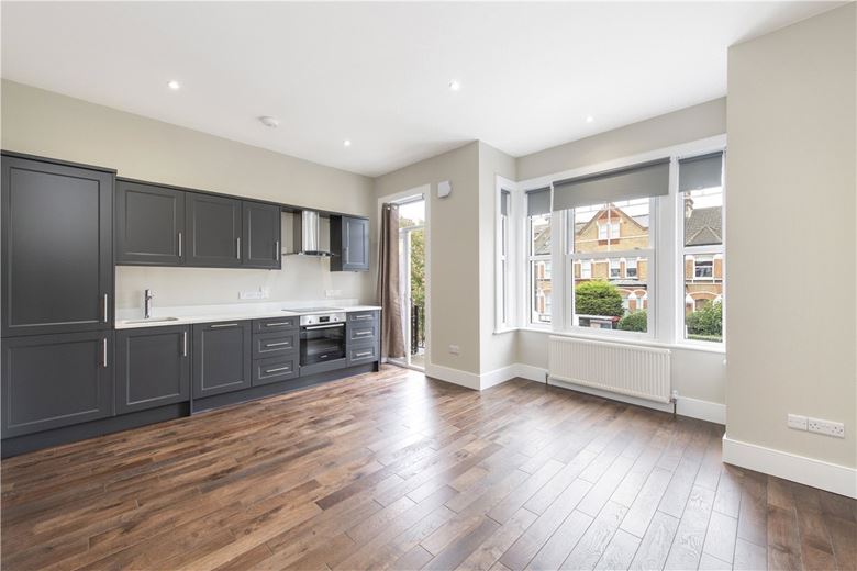 2 bedroom flat, Trinity Road, London SW17