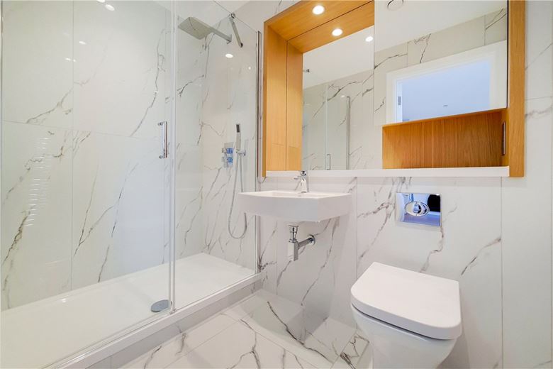 3 bedroom maisonette, Greyhound Parade, Wimbledon Grounds, London SW17 - Available