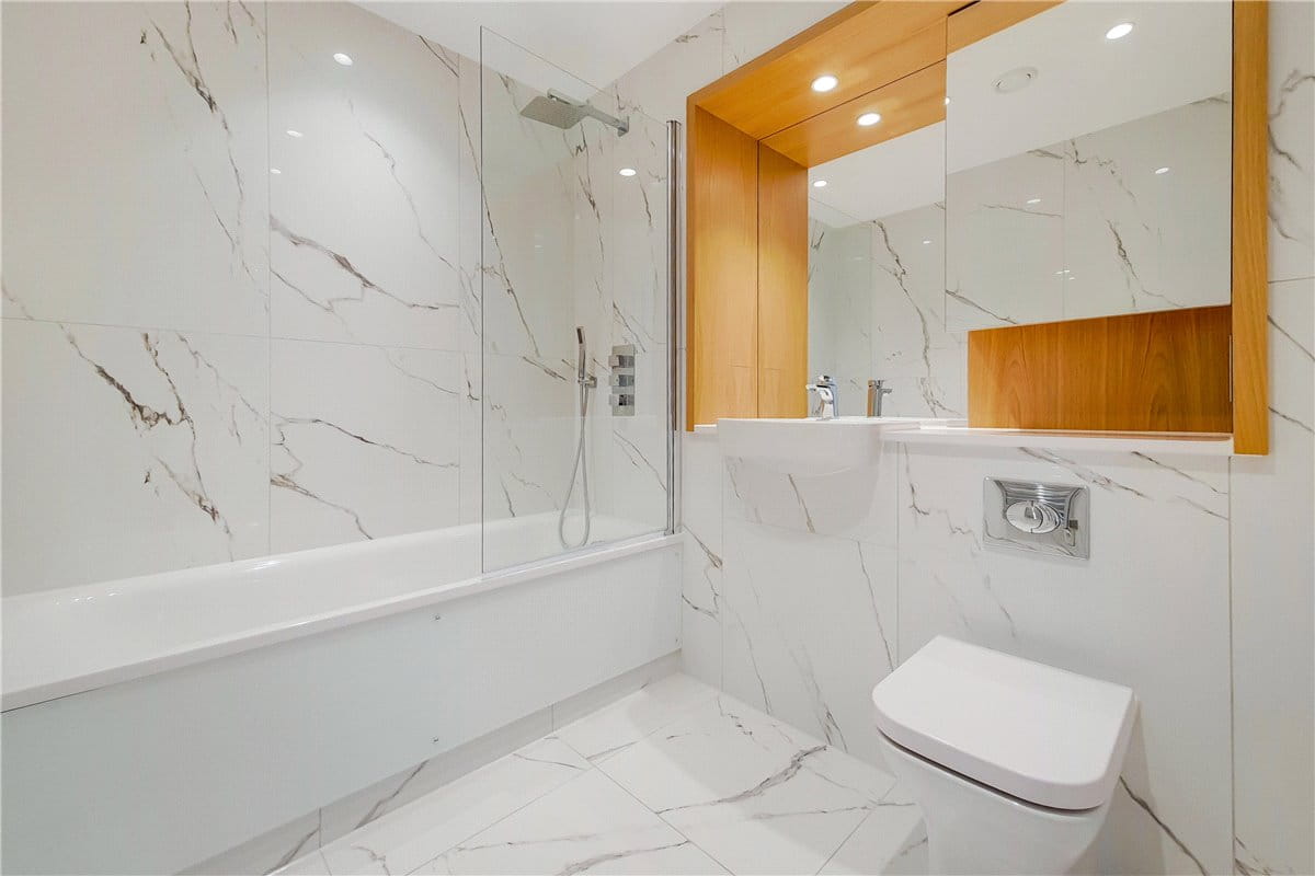 3 bedroom maisonette, Greyhound Parade, Wimbledon Grounds, London SW17 - Available