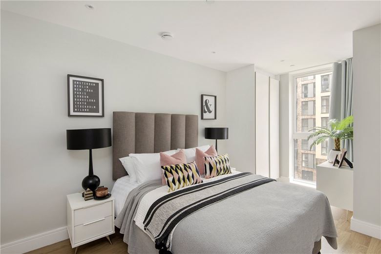 2 bedroom flat, Greyhound Parade, Wimbledon Grounds, London SW17 - Available