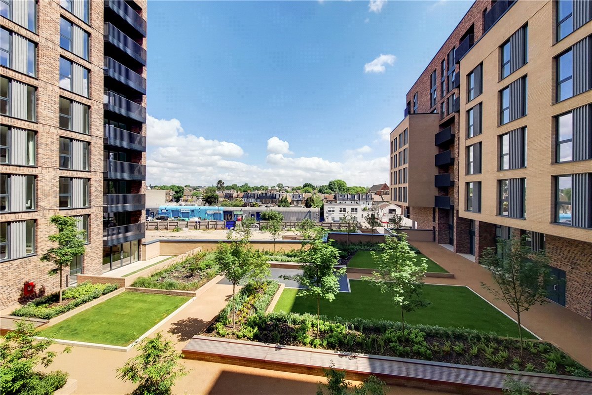 3 bedroom flat, Greyhound Parade, Wimbledon Grounds, London SW17