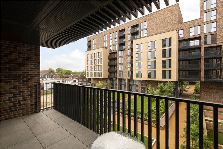 2 bedroom flat, Greyhound Parade, Wimbledon Grounds, London SW17