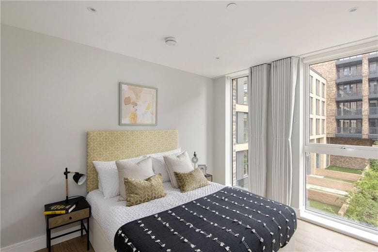 2 bedroom flat, Greyhound Parade, Wimbledon Grounds, London SW17