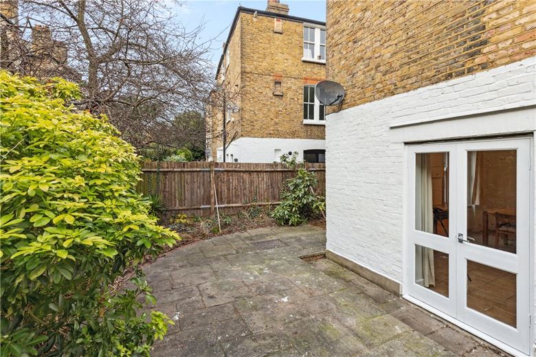 2 bedroom flat, Aristotle Road, London SW4 - Available