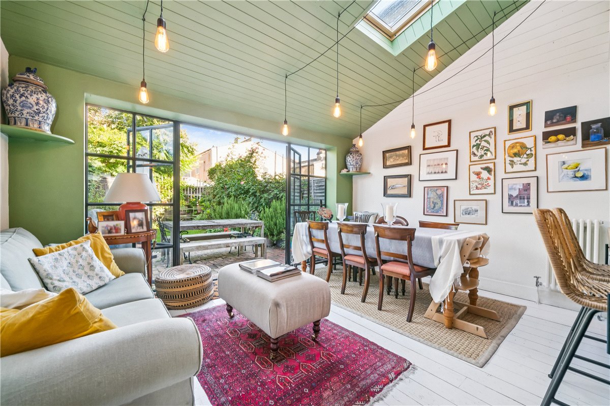 3 bedroom house, Fairlight Road, London SW17 - Available