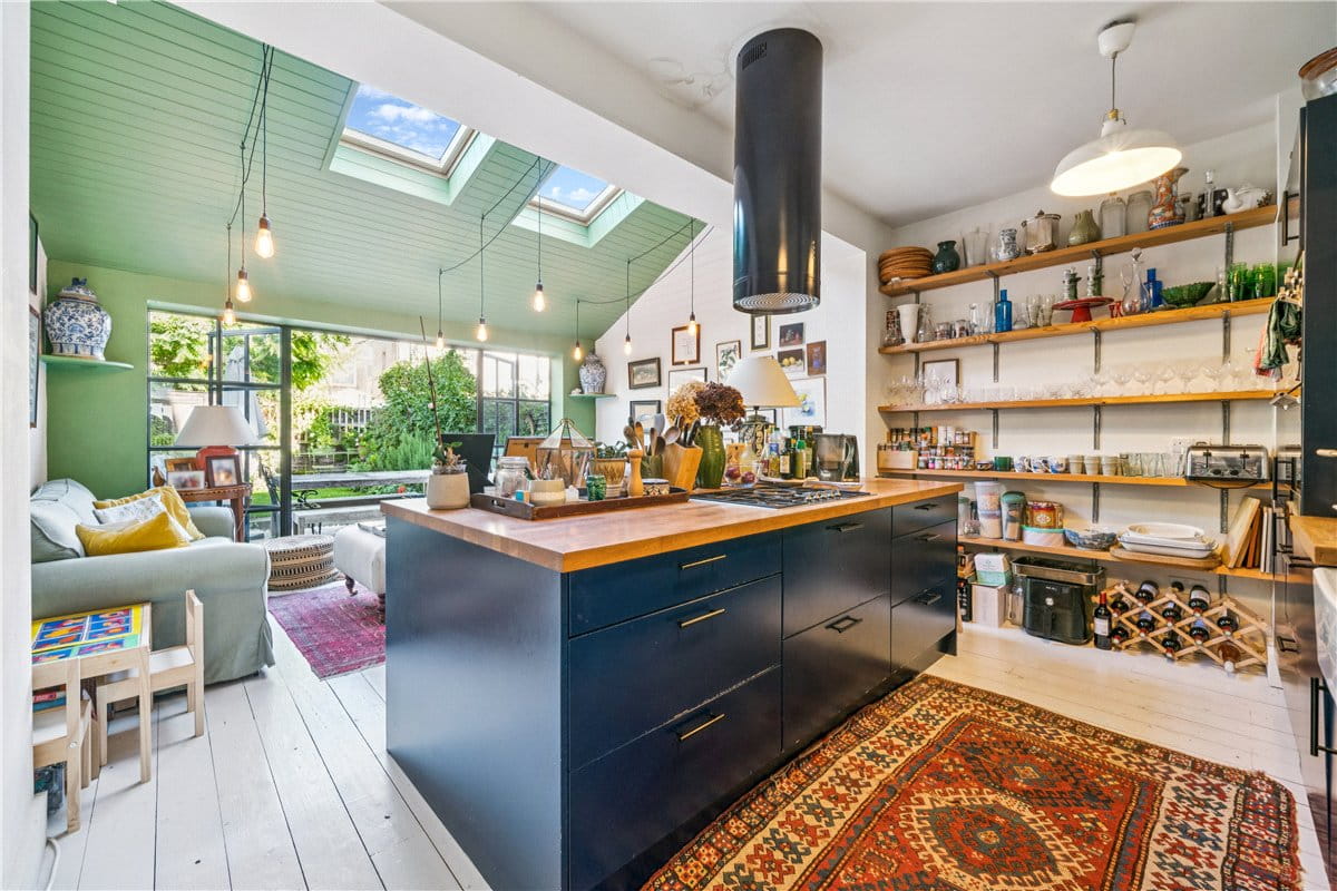 3 bedroom house, Fairlight Road, London SW17 - Available