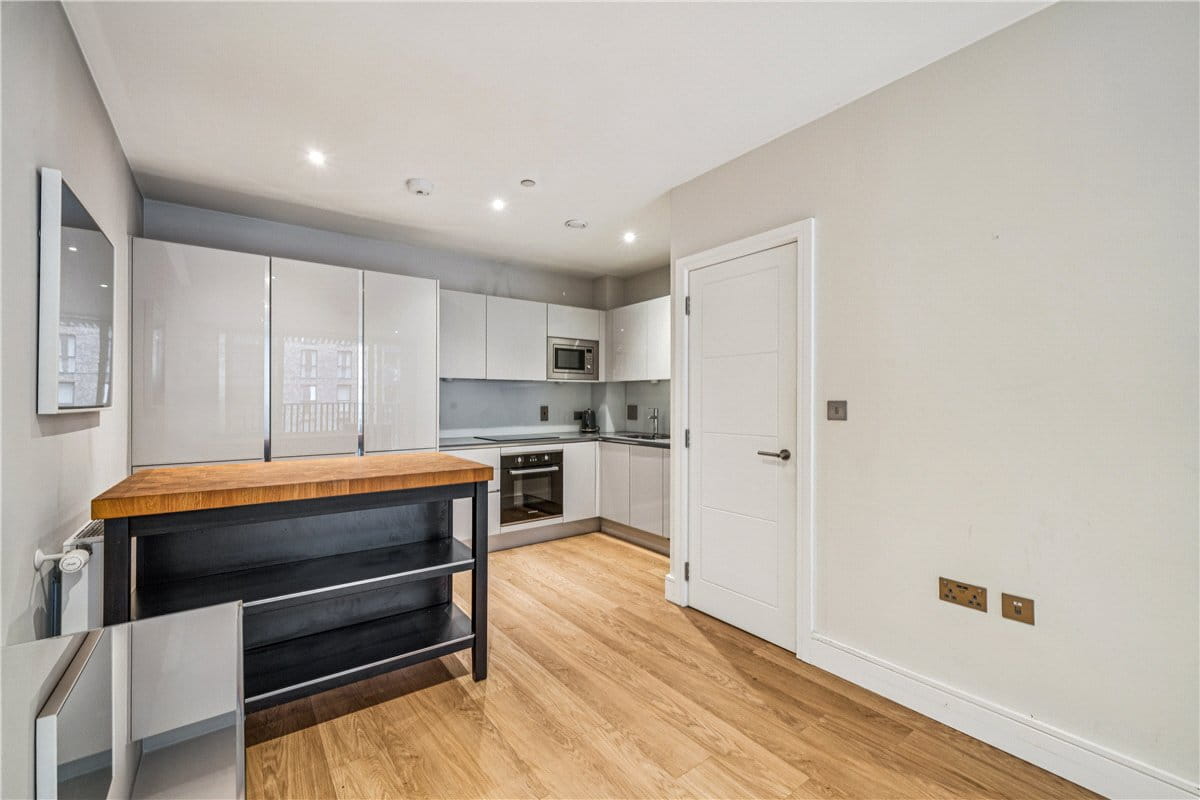 2 bedroom flat, Wimbledon Grounds, London SW17 - Available