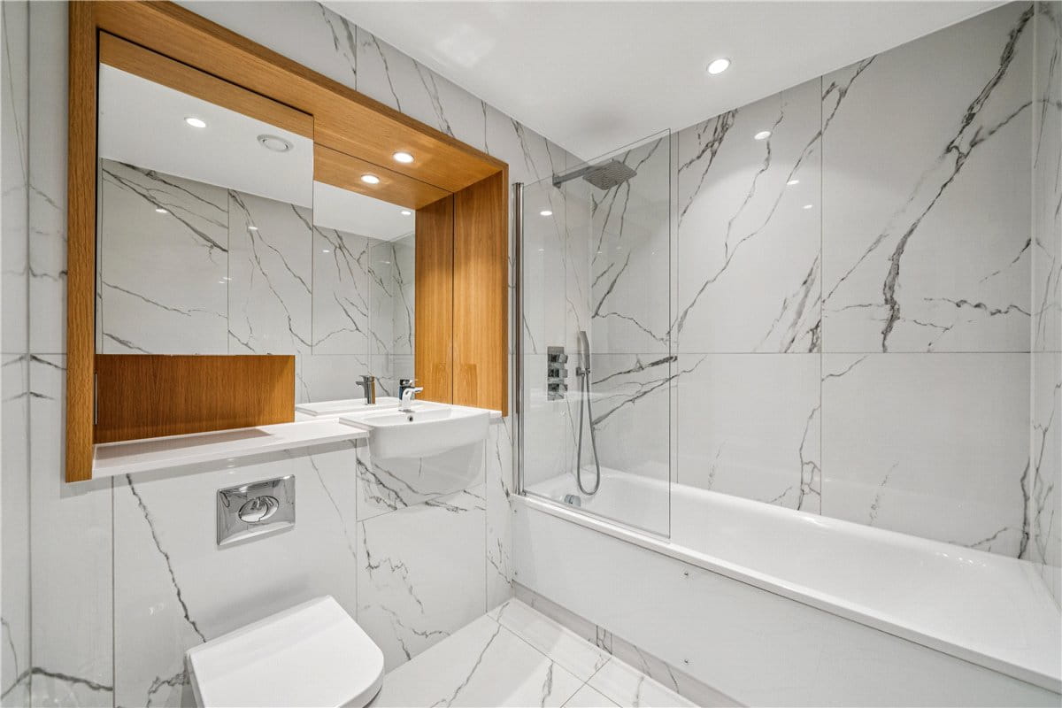 2 bedroom flat, Wimbledon Grounds, London SW17 - Available