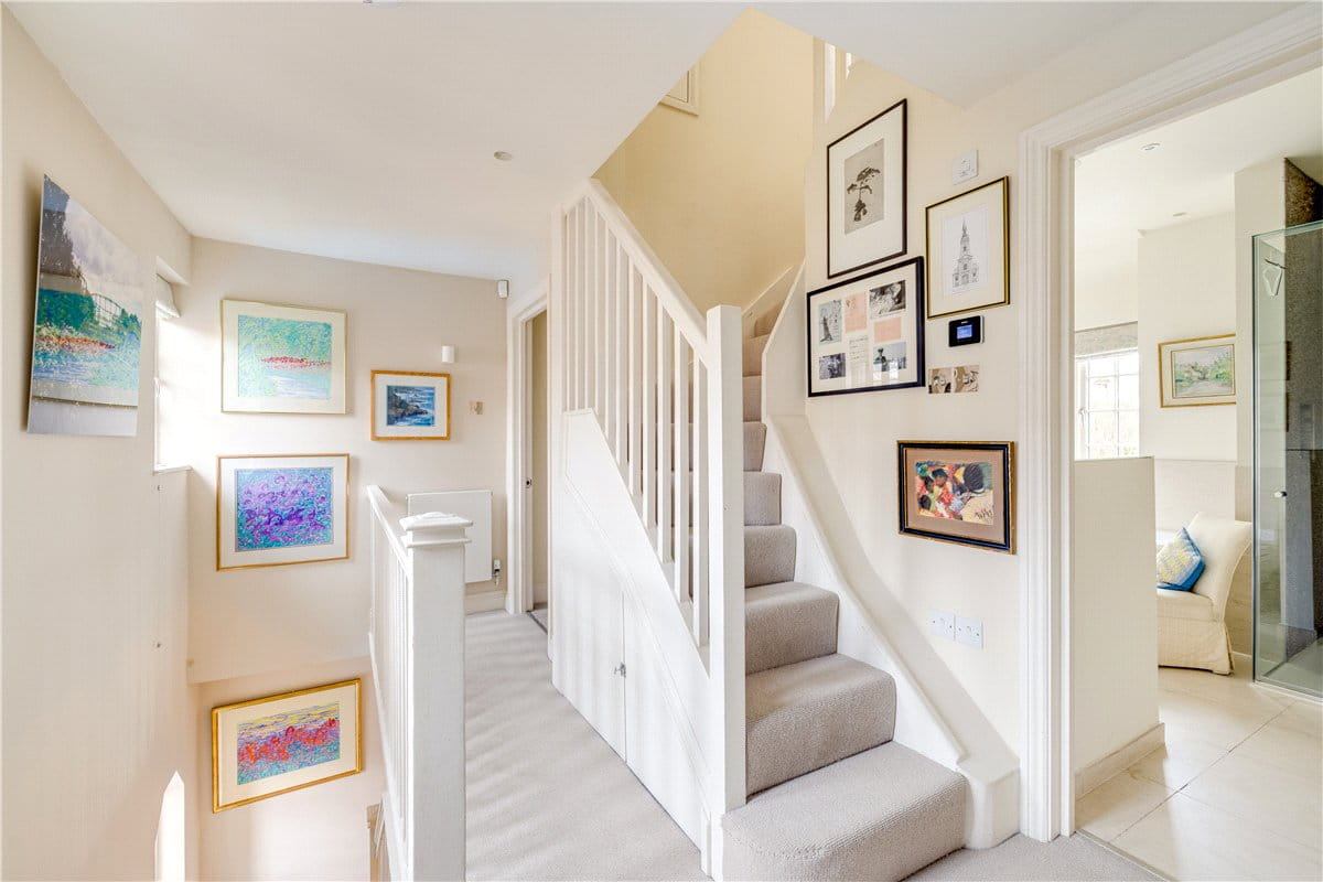 4 bedroom house, Ellerton Road, London SW18 - Available