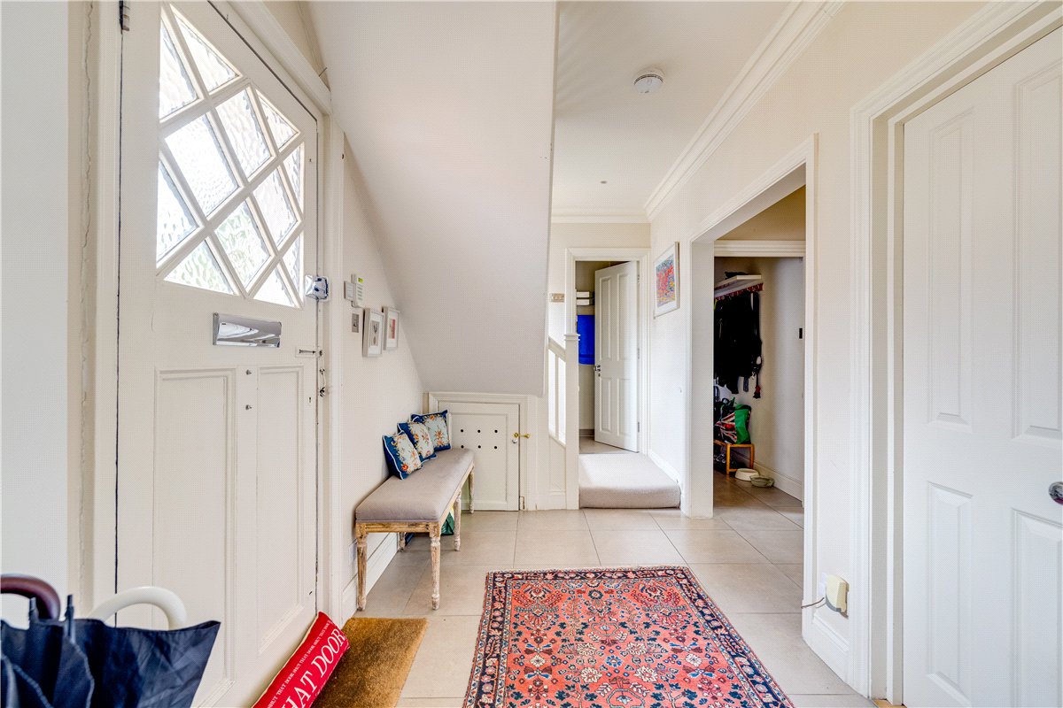 4 bedroom house, Ellerton Road, London SW18 - Available