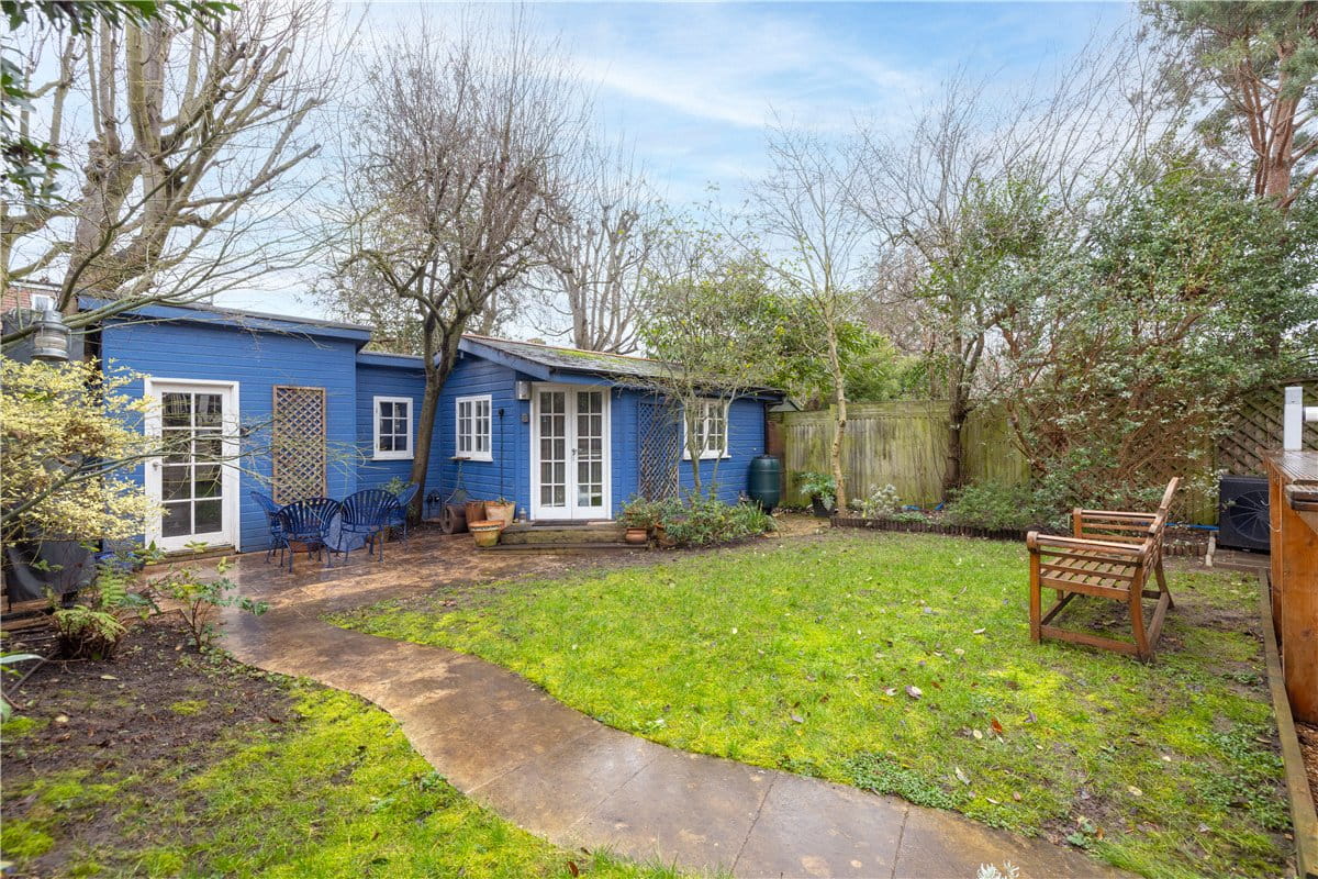 4 bedroom house, Ellerton Road, London SW18 - Available