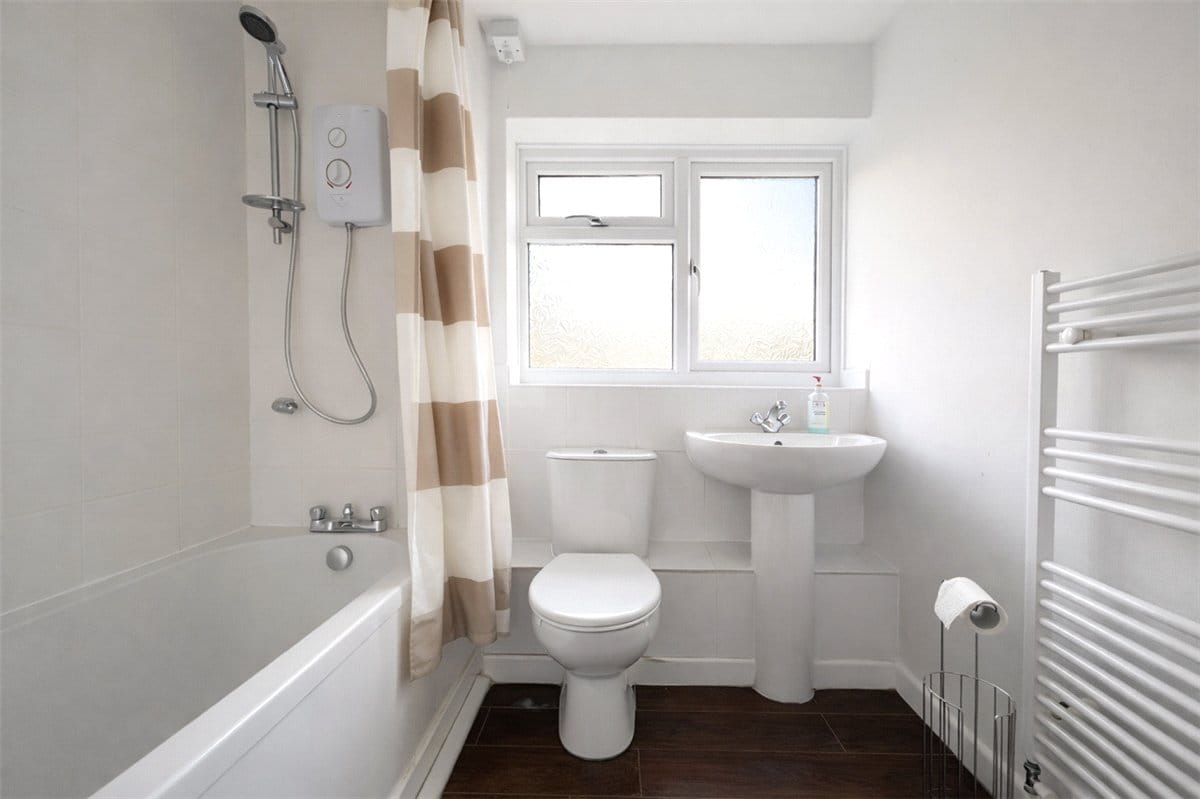 3 bedroom house, Stoke Charity Road, Kings Worthy SO21 - Let Agreed