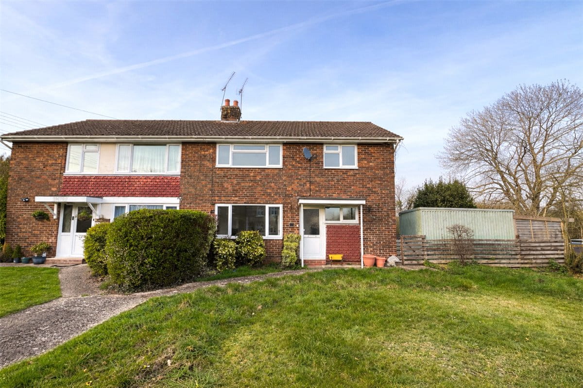 3 bedroom house, Stoke Charity Road, Kings Worthy SO21 - Let Agreed