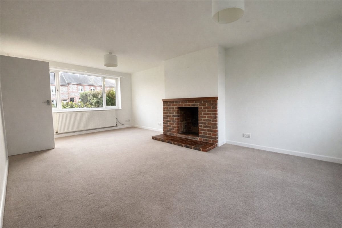 3 bedroom house, Stoke Charity Road, Kings Worthy SO21 - Let Agreed